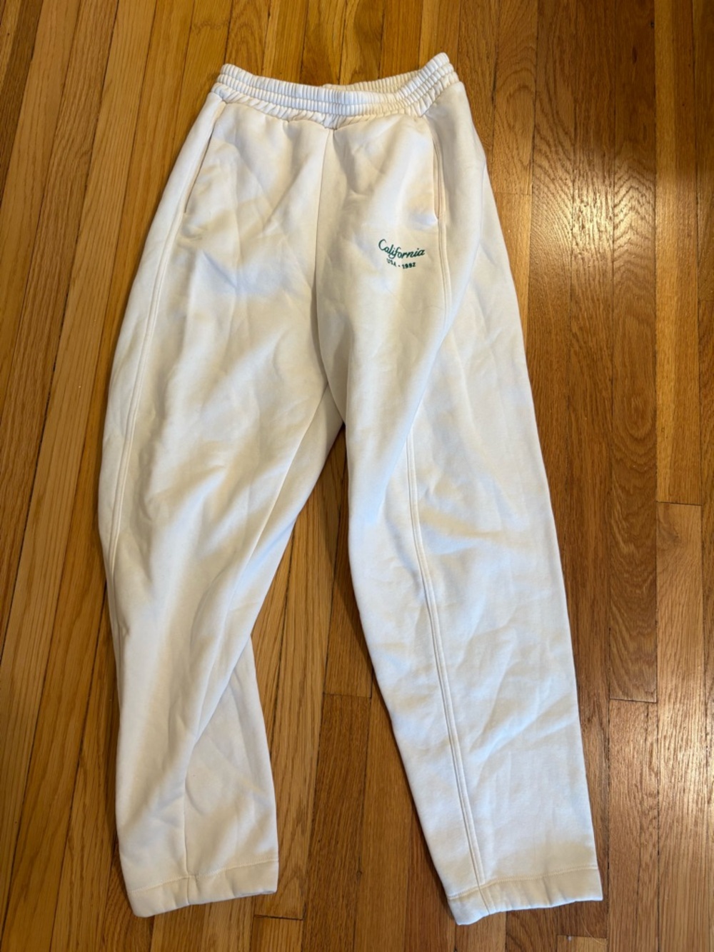 Zara White 'California' Embroidered Sweatpants